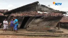 Meski gubuknya nyaris ambruk, Mak Cacih dan keluarganya tak mampu memperbaikinya.