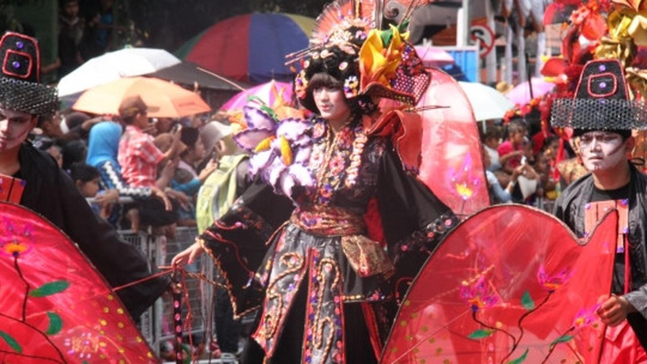 Mengintip kemeriahan Jember Fashion Carnaval 2015