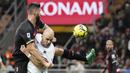 Pemain AC Milan, Olivier Giroud, saat melawan Sampdoria pada laga Liga Italia di Stadion di San Siro, Sabtu (20/5/2023). Rossonerri menang dengan skor 5-1. (AP Photo/Antonio Calanni)