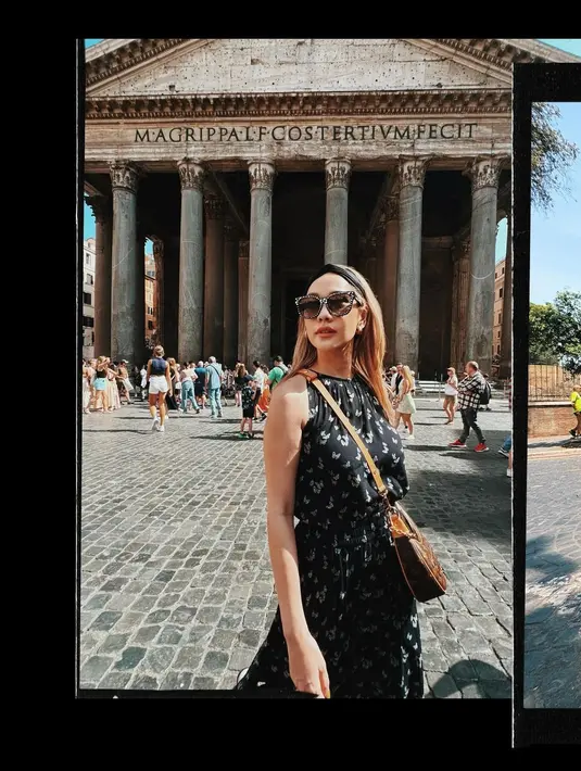 BCL terlihat melokal dengan halterneck dress hitam dengan bandana dan kacamata [@itsmebcl]