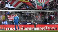 Thibaut Courtois Tak Sakit Hati Dilempari Boneka Tikus
