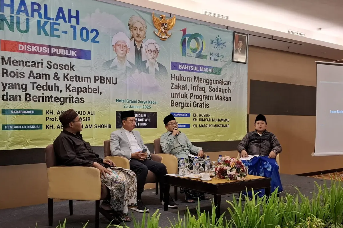 Ratusan Masyayikh, aktivis Nahdlatul Ulama (NU), Presidium Penyelamat Organisasi (Presidium PO) dan Muktamar Luar Biasa NU (MLB NU) Koordinator Jawa Timur (Jatim) menggelar silaturrahim, berdiskusi dan bahtsul masail dengan tema Mencari Sosok Rois Aam dan