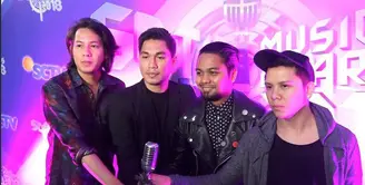 Berkah ARMADA raih penghargaan Group Band Paling Ngetop di SCTV Musik Awards 2018