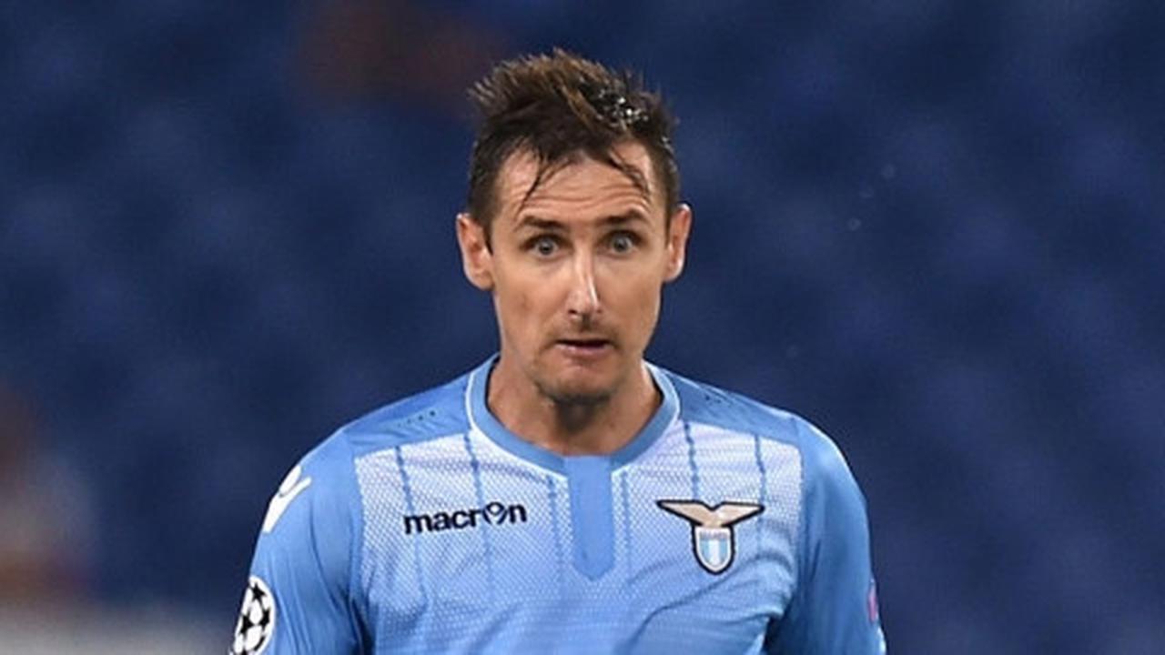 Klose absen tiga pertandingan