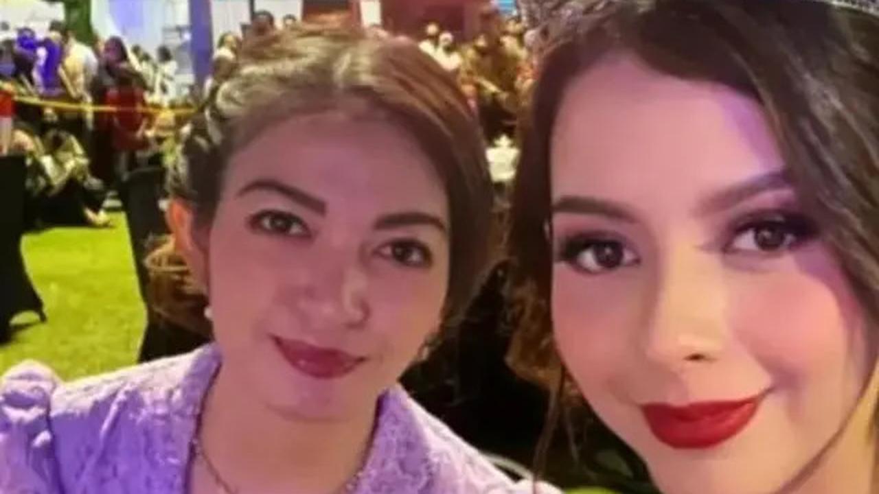 Tampil Dengan Kebaya Ungu