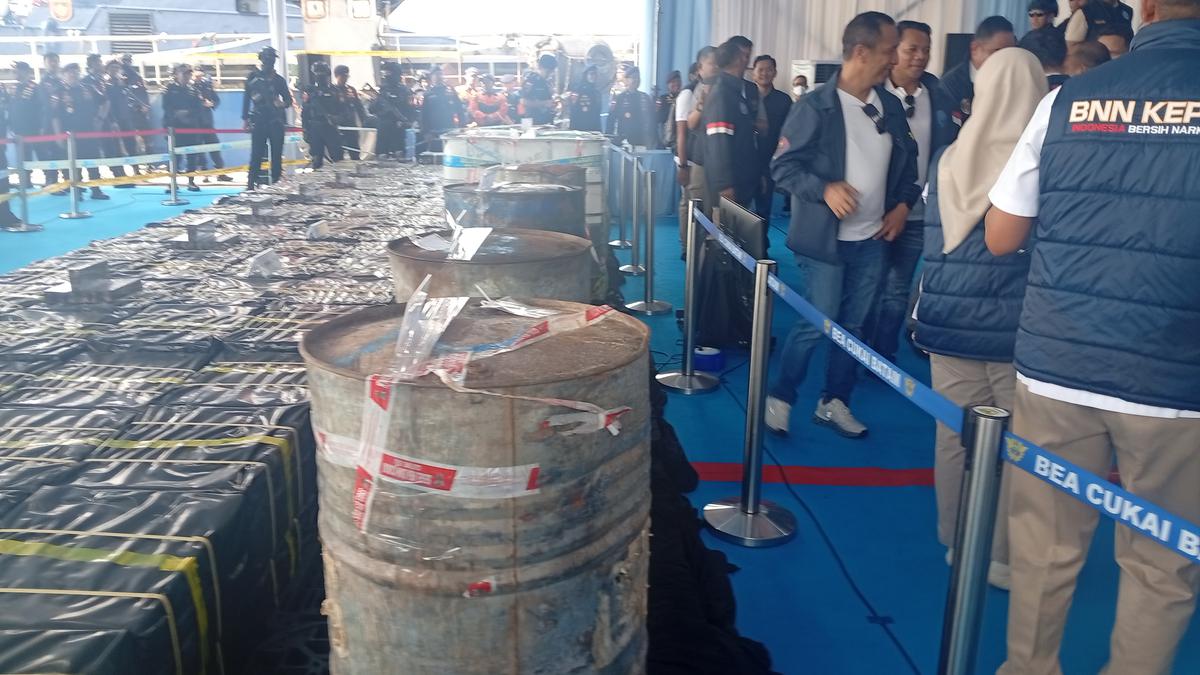 Terbongkarnya Penyelundupan 2,6 Ton Sabu Cair di Perairan Kepri