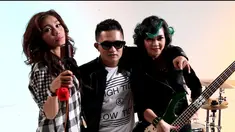 Tersingkir dari ajang pencarian bakat terkenal, tidak membuat Milvarra berkecil hati. Menggandeng kedua rekannya, Milvarra membentuk band The Miska untuk ikut bersaing di kancah musik Indonesia.