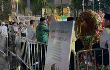 Hujan Tak Halangi Warga Datangi Car Free Night Bundaran HI