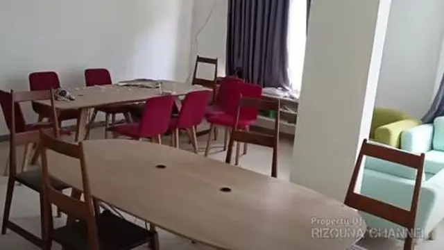 Potret rumah peninggalan alm Olga Syahputra yang terbengkalai (Sumber: Youtube/Rizquna Channel)