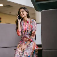 Ilustrasi Sedang Menelpon Credit: pexels.com/mentatdgt