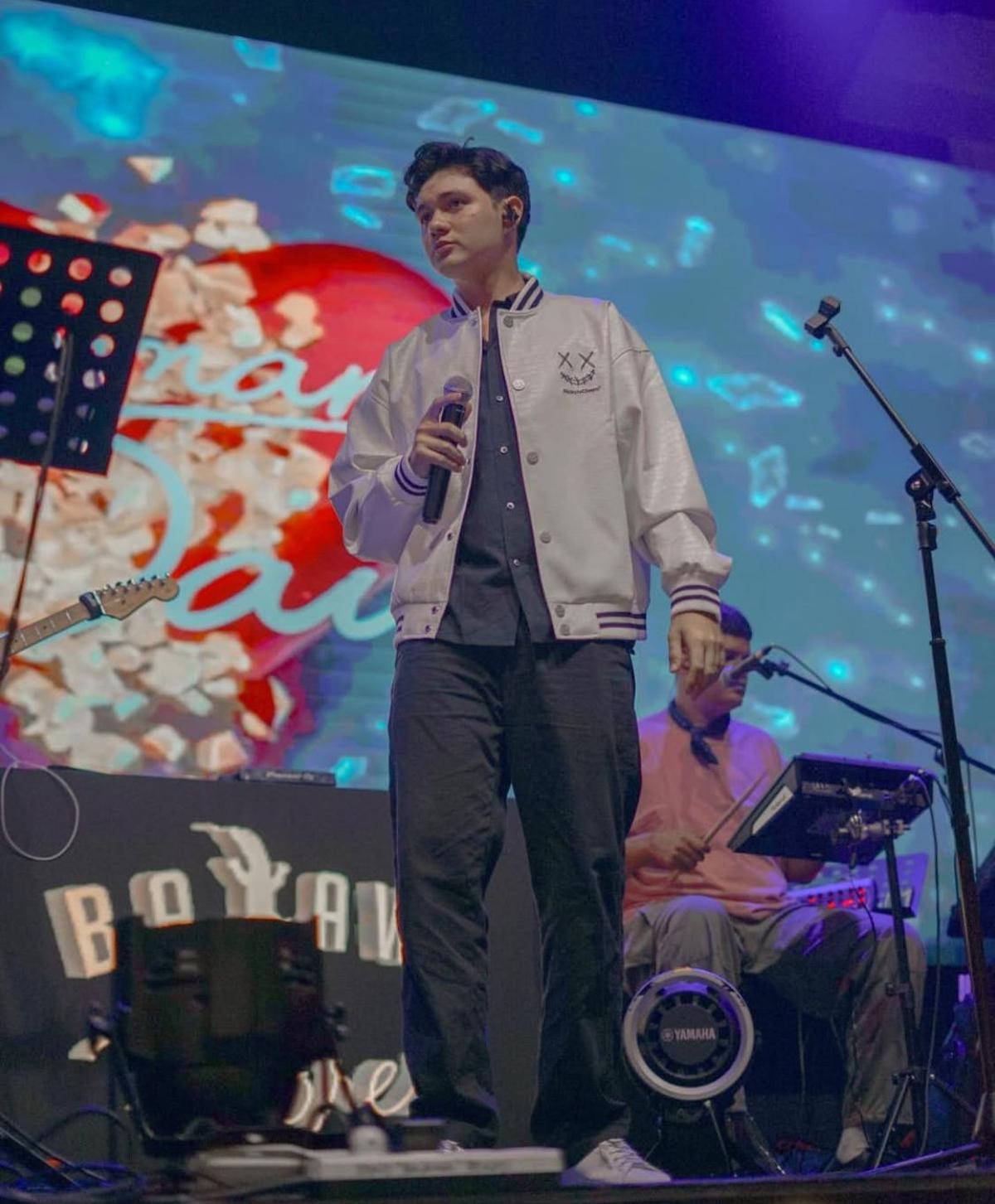 Nyoman Paul Menangi Penghargaan Pendatang Baru Terbaik di AMI Awards 2024, Sampaikan Kata Motivasi