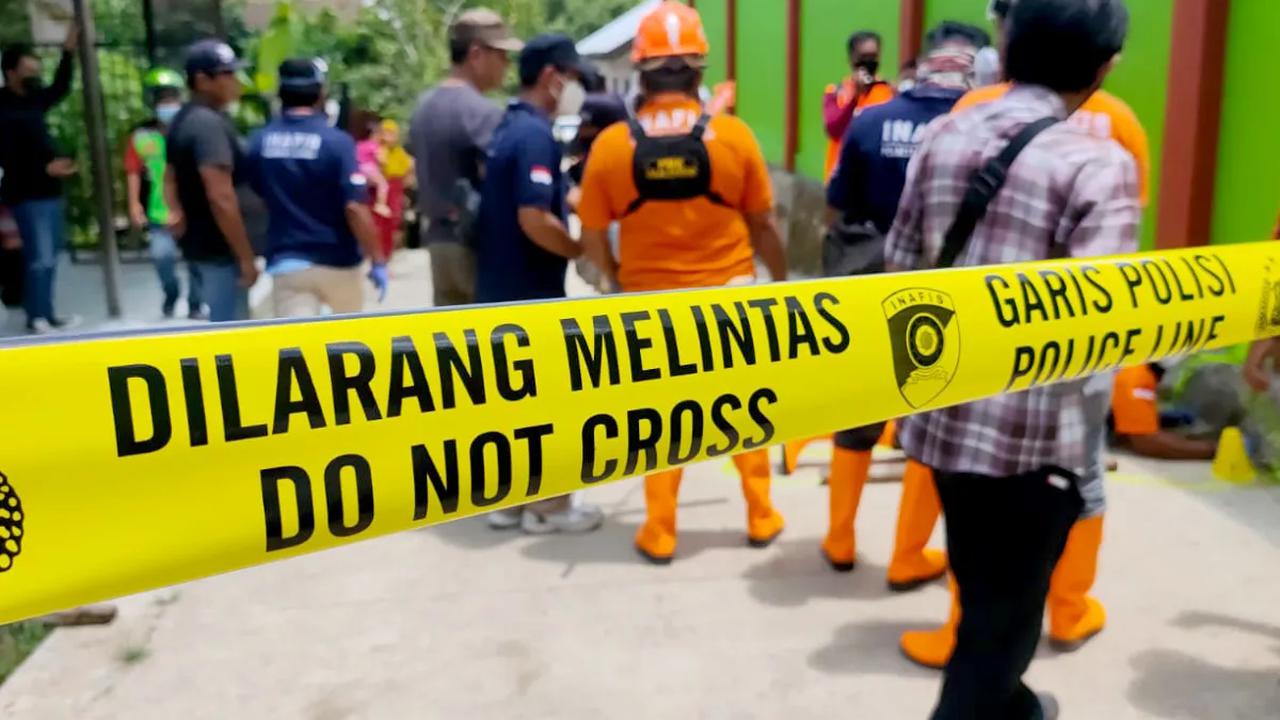 Akibat peristiwa ini, kepala korban luka berat hingga wajahnya sulit dikenali karena terlindas kendaraan. Korban tewas di lokasi kejadian sesaat setelah terlindas.<br>