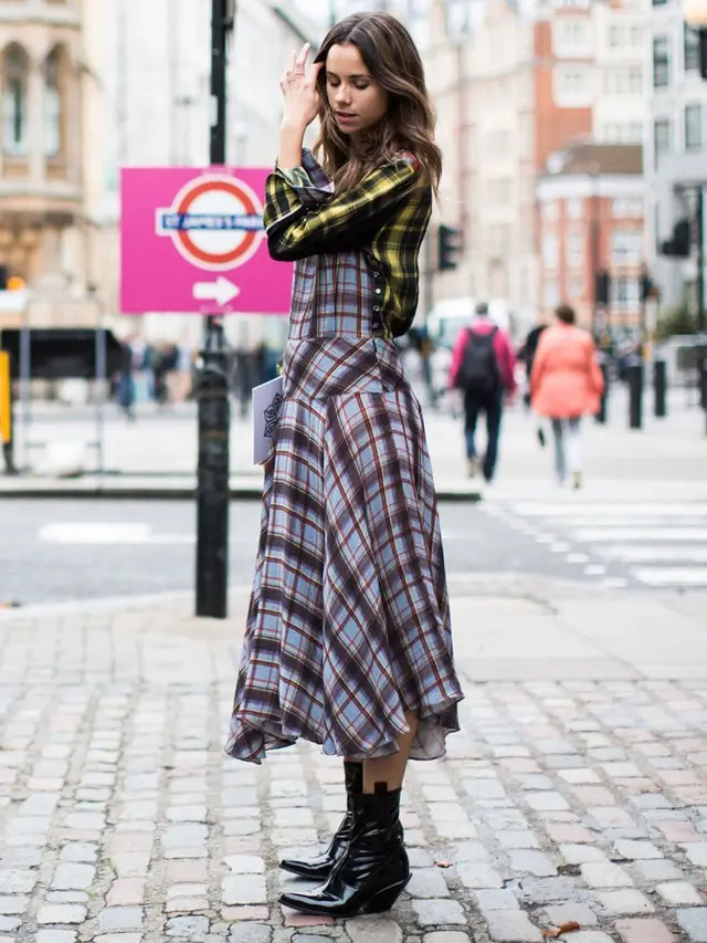 [Bintang] Tampil Instagrammable dengan Outfit Motif Kotak-Kotak yang Kekinian