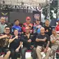 Penyelenggara Jakarta International Bike Week 2017, berfoto bersama di Parkir Timur Senayan, Jakarta, Jumat (5/5/2017). Foto: Yunisa.