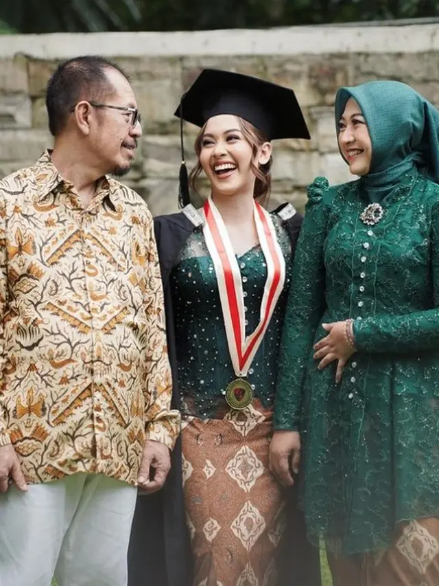 Dinar Salsa, calon adik ipar Ayu Ting Ting (Instagram/dinarsalsa)