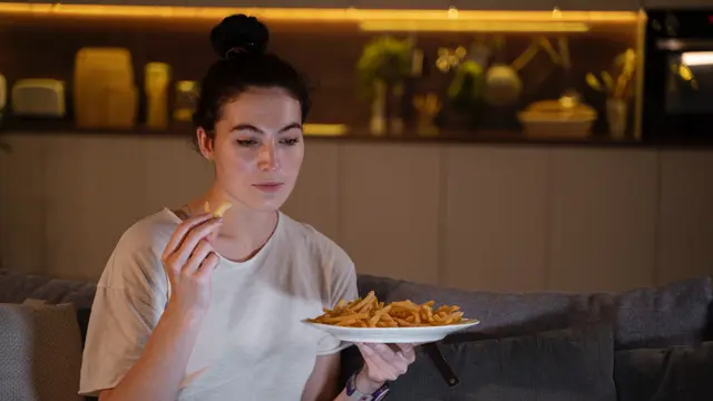 Kenapa Makan Terlalu Larut Tetap Perlu Diperhatikan?