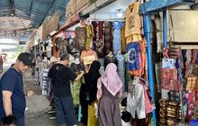 Pemudik Lebaran Ramai Berburu Batik Khas Pekalongan di Jalur Pantura