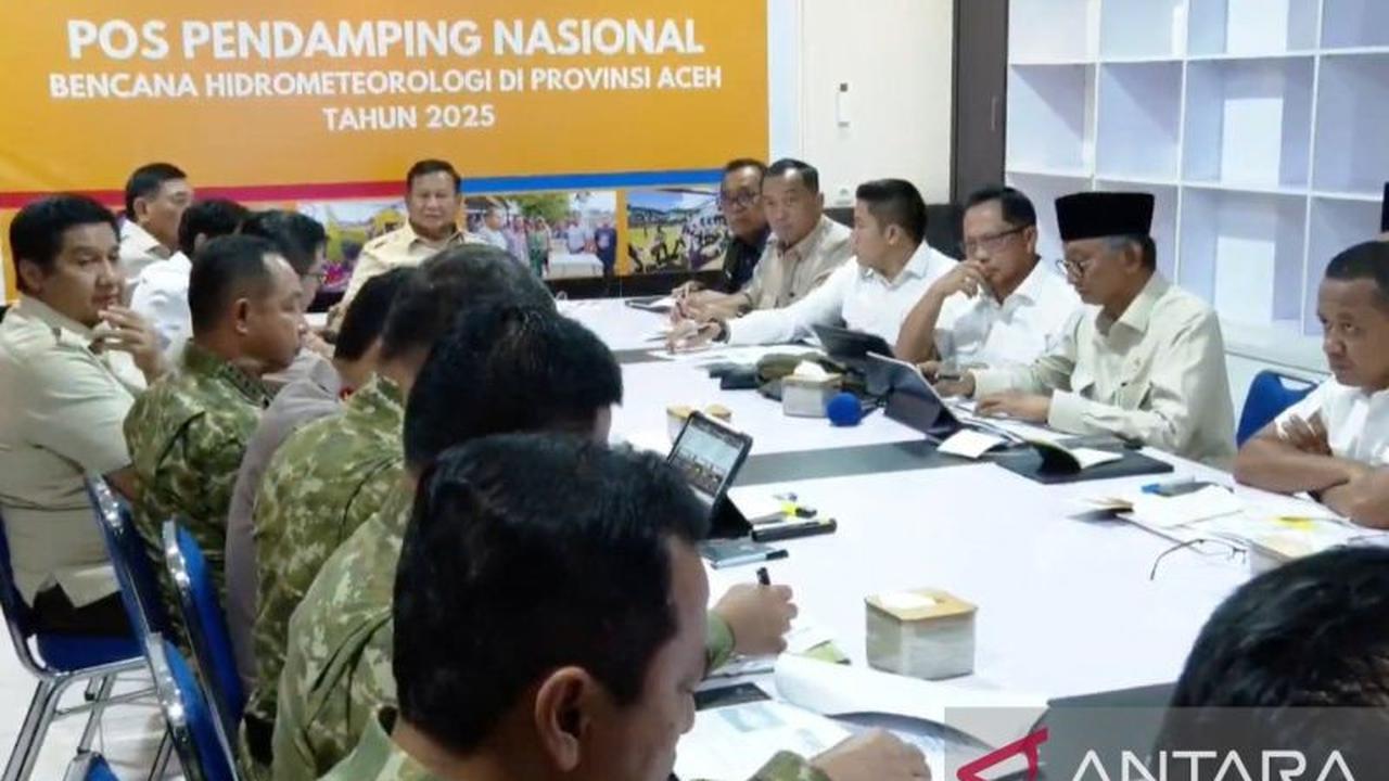 Prabowo Harapkan Solidaritas Masyarakat Sumbang Bantuan Pakaian Korban Bencana Sumatera