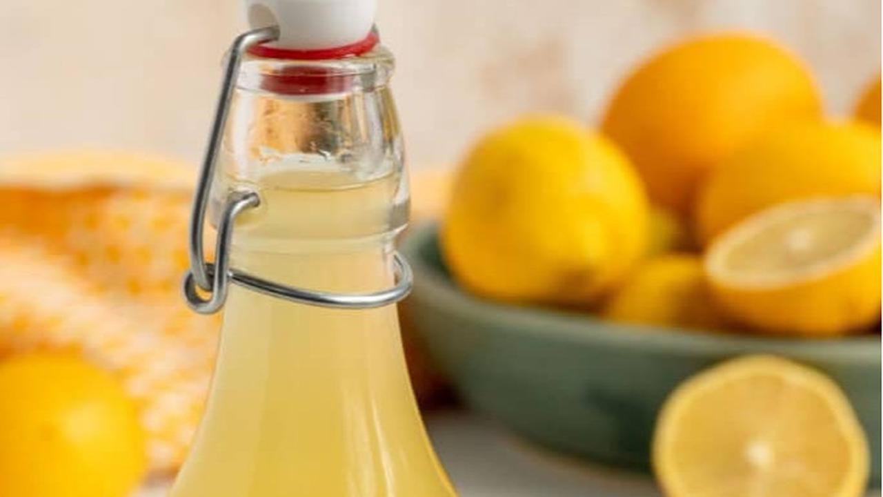 Ilustrasi Air Perasan Lemon