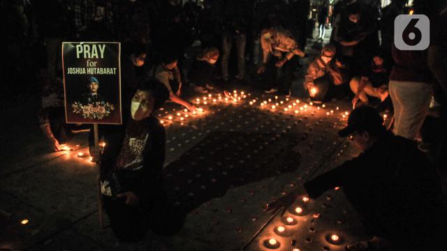 Aksi Solidaritas 4.000 Lilin Mengenang 40 Hari Kematian Brigadir J