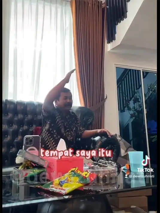 "Alhamdulillah akhirnya gala sky bertemu dengan pa ansori..terimakasih banyak pa ansori sudah menolong gala,"  tulis dewizuhriati  [Instagram/dewizuhriati]