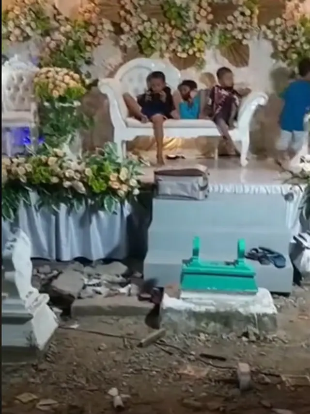 Viral Lokasi Pelaminan Pernikahan di Area Pemakaman, Bikin Geleng Kepala
