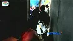 Warga yang melihat proses pengangkatan sempat terdiam saat melihat pria penggali sumur ini sudah dalam kondisi lemas dengan beberapa bagian tubuhnya terluka.