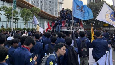 Mahasiswa Trisakti Demo di Patung Kuda, Ini 3 Tuntutannya