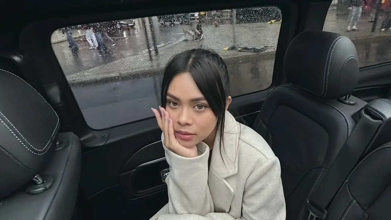 Melly Lee di London