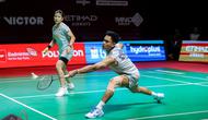 Pasangan ganda campuran Indonesia, Jafar Hidayatullah/Felisha Pasaribu berusaha mengembalikan kok ke arah wakil Korea Selatan, Kim Jae Hyeon/Jang Ha Jeong dalam babak 32 besar Indonesia Open 2026 di Istora Senayan, Jakarta, Rabu (03/06/2026). (Bola.com/Bagaskara Lazuardi)