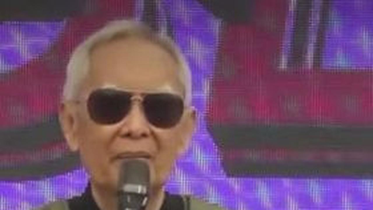 Anak Presiden Pakai Kaca Mata Hitam & Jaket Bomber, Merasa Muda-Tampan Ditepuki Eks Panglima TNI