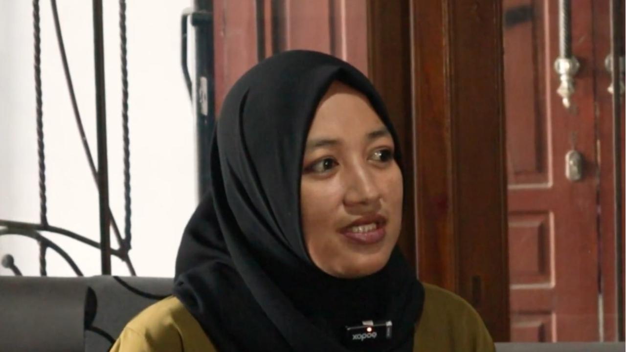 Kisah Haru Ibu Jual Cakwe, Berawal dari Pinggir Jalan Kini Punya Mesin Produksi