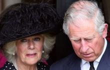 Hadiri pembaptisan Charlotte, rok istri Pangeran Charles terbuka