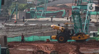 Suasana proyek pembangunan jalan tol Cinere-Jagorawi (Cijago) Seksi III di Kawasan Depok, Jakarta, Jumat (29/7/2022). Proyek strategis Nasional (PSN) Jalan Tol Cijago Seksi III ini merupakan tahapan terakhir yang menghubungkan kawasan Kukusan - Simpang Krukut yang tersambung dengan Jalan Tol Depok - Antasari (Desari) dan Simpang Krukut - cinere yang tersambung dengan Tol Serpong - Cinere dan ditargetkan selesai pada Oktober 2022 mendatang. (Liputan6.com/Johan Tallo)