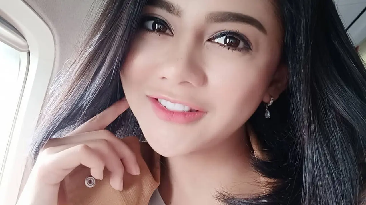 Potret Jenita Janet Tanpa Wig (sumber: instagram/jenitajanet)