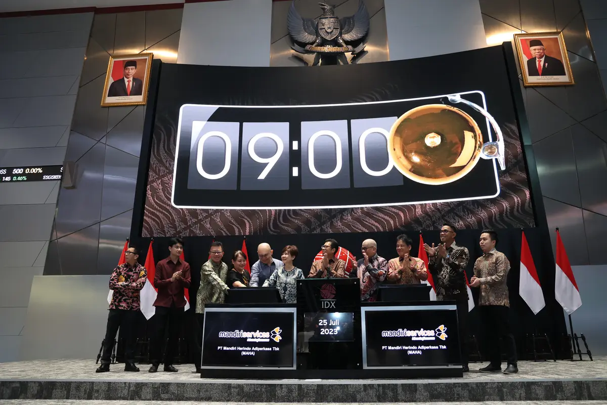 Pencatatan perdana saham PT Mandiri Herindo Adiperkasa Tbk (MAHA), Selasa, 25 Juli 2023. (Foto: BEI)
