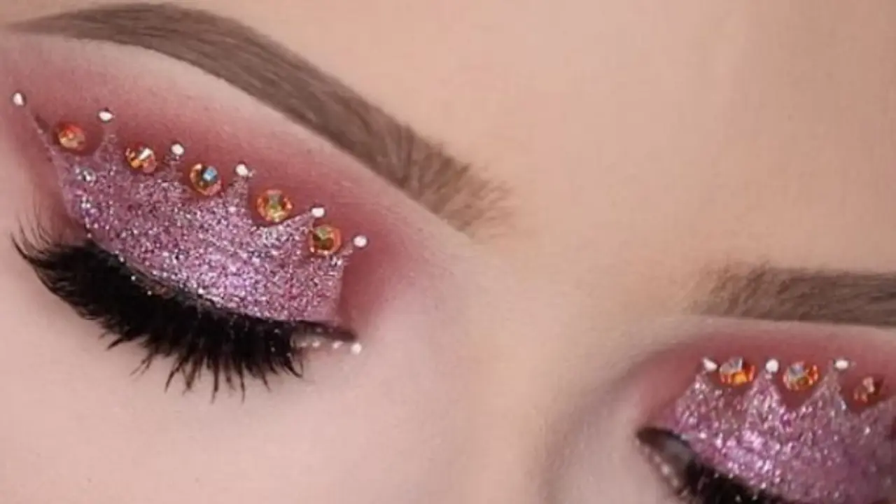 Eyeshadow Bentuk Mahkota Ini Bikin Kamu Mupeng