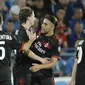 Bek AC Milan, Ricardo Rodriguez (kanan), rayakan gol ke gawang Craiova pada leg pertama kualifikasi babak ketiga Liga Europa di Stadionul Municipal, Jumat (28/7/2017) dini hari WIB. Tim tamu menang 1-0. (AP Photo/Alexandru Dobre)