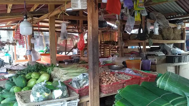 Pantauan Liputan6.com di Pasar Griya Bukit Jaya, Bogor. (Ine Vania Putri)