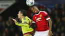Pemain Manchester United Ashley Young  berebut bola dengan pemain CSKA Moscow Georgi Milanov pada lanjutan Liga Champion Grup B di Stadion Old Trafford, Manchester, Inggris , Rabu(4/11/2015) dini hari. (Action Images via Reuters / Jason Cairnduff)
