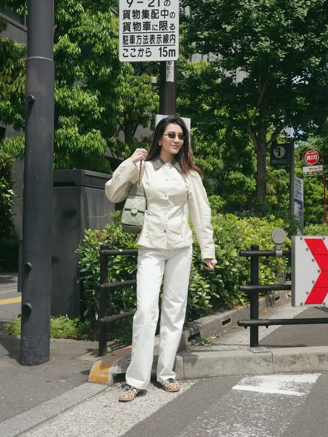 Gaya Liburan Aaliyah Massaid di Jepang, Tetap Stylish dan Effortless Meski Sambil Momong Anak