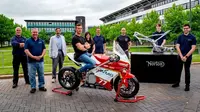 University of Warwick mendapat sokongan dari Norton Motorcycles dalam perancangan motor balap bertenaga listrik. (Bennetts)