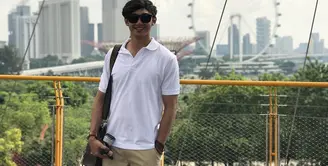 Pada libur natal dan tahun baru tahun ini, Caisar Hito belum ada rencana untuk libur ke luar negeri atau luar kota. Pemeran sinetron Anak Langit itu menceritakan kebiasaan saat merayakan natal.  (Instagram/hitocaesar)