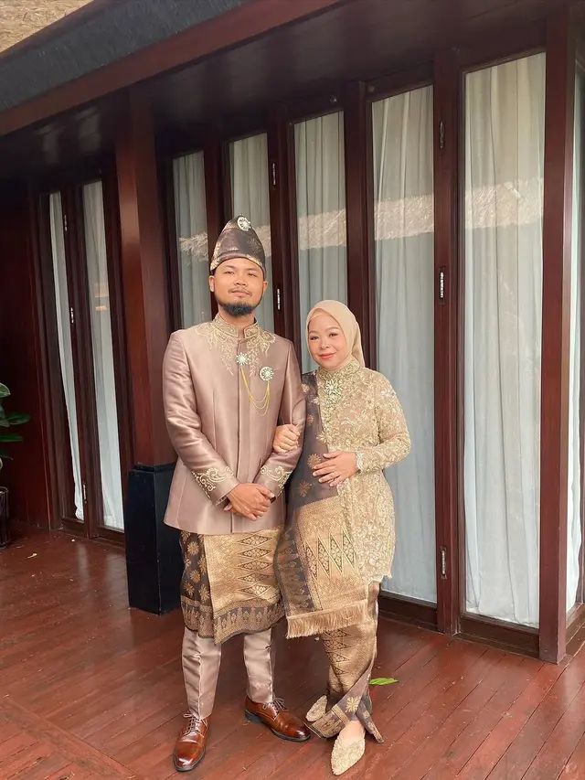6 Potret Kakak Angga Yunanda di Pernikahan Adiknya,