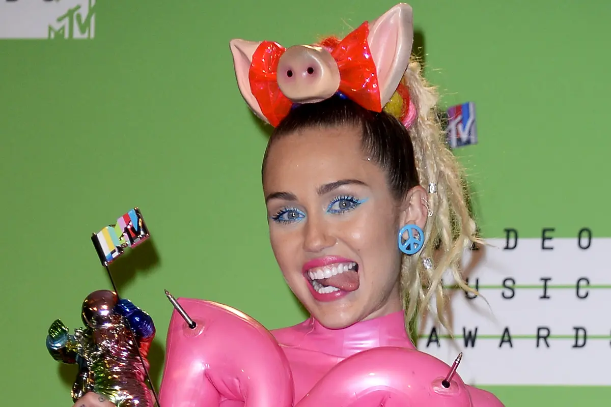 [Bintang] Miley Cyrus