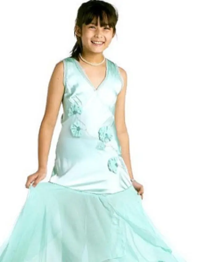 Menggemaskan, Paras Cantik Chelsea Islan Dulu dan Sekarang Selalu Sukses Mencuri Hati