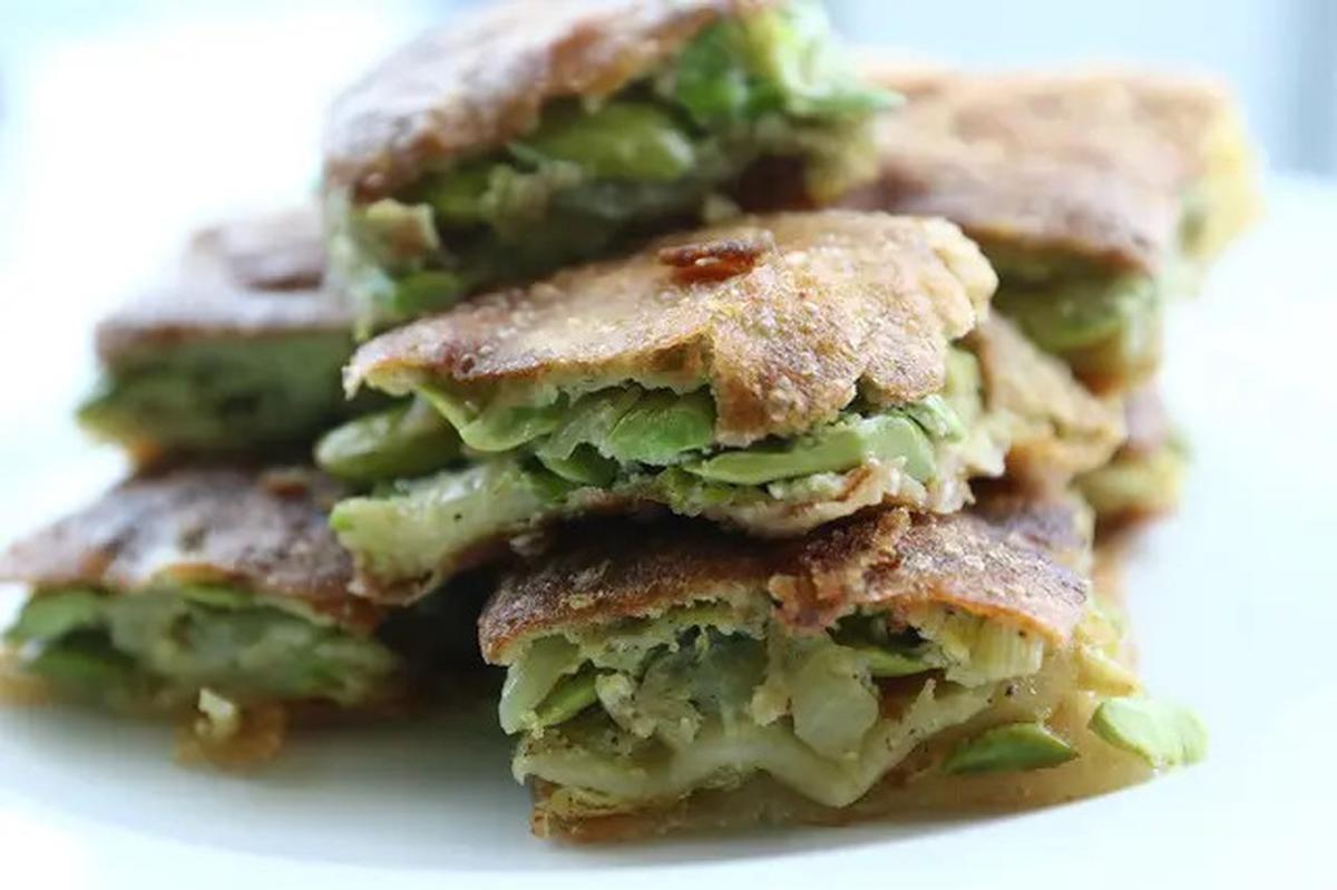 7 Resep Martabak Telur Lezat untuk Sajian Spesial di Rumah, Mudah Dibuat