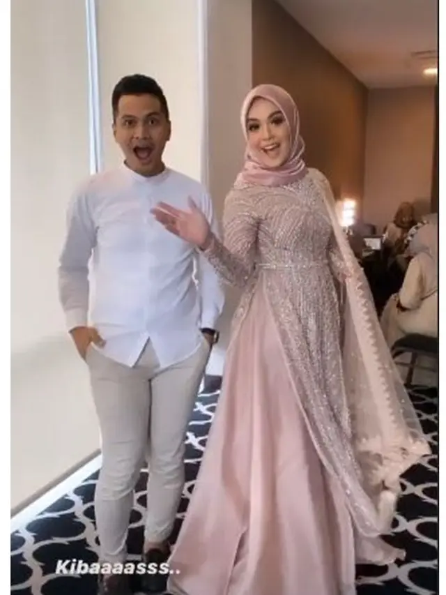 7 Momen Lamaran Vebby Palwinta dan Razi Bawazier, Penuh Kebahagiaan