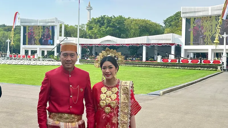 Ketua Fraksi Partai Demokrat, Edhie Baskoro Yudhoyono (Ibas), bersama istrinya, Siti Rubi Aliya Rajasa, turut menghadiri upacara bendera dalam rangka memperingati Hari Ulang Tahun Republik Indonesia ke-79 di Istana Merdeka, Jakarta, Sabtu (17/8/2024) (Tim