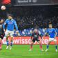 Napoli berhasil meraih kemenangan 3-2 atas Leicester City pada laga terakhir Grup C Liga Europa di Stadio Diego Armando Maradona, Jumat (10/12/2021) dini hari WIB. (AFP/Alberto PIZZOLI)